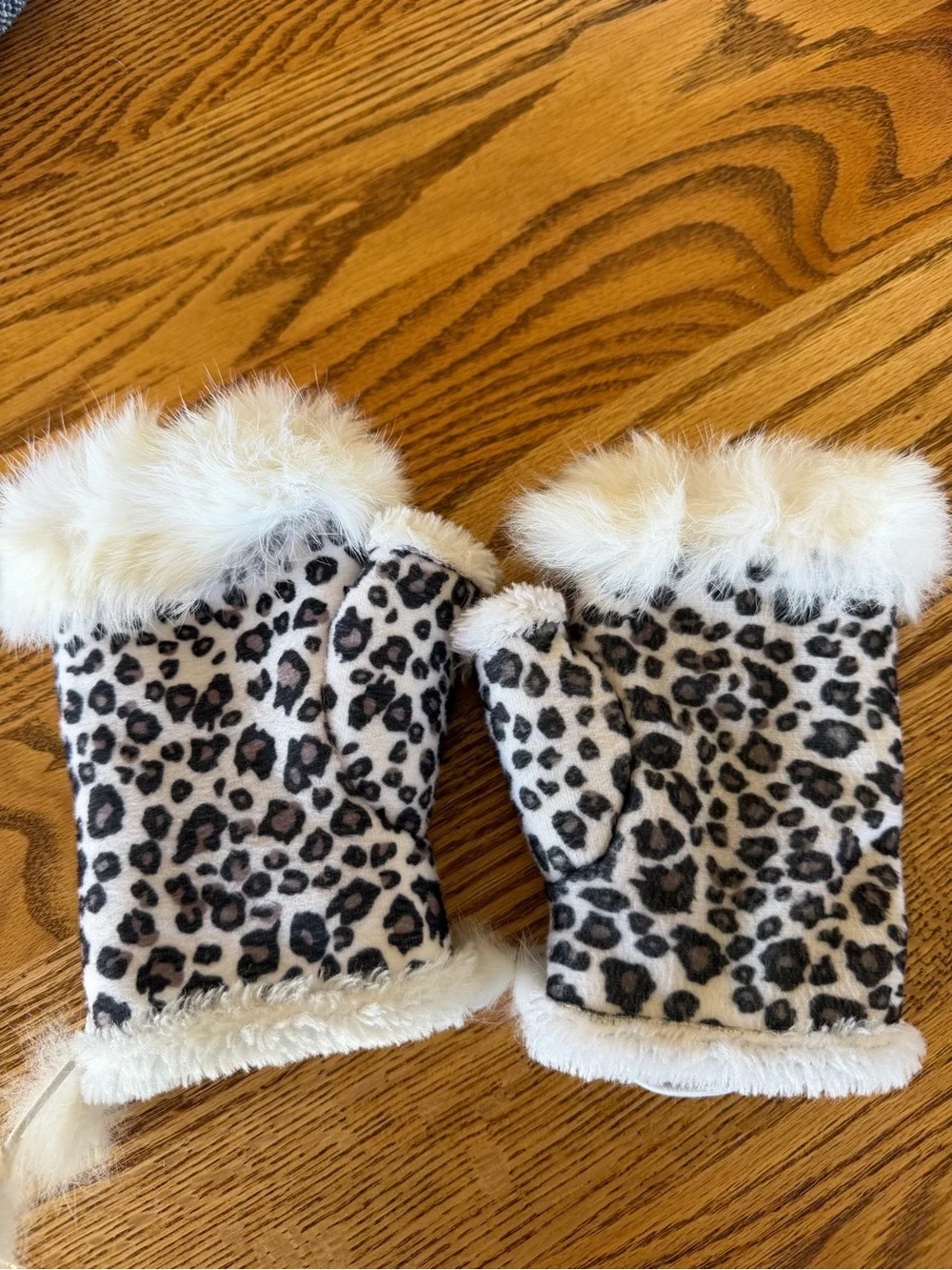 Faux Fur Leopard Print Fingerless Gloves - Cream/Black